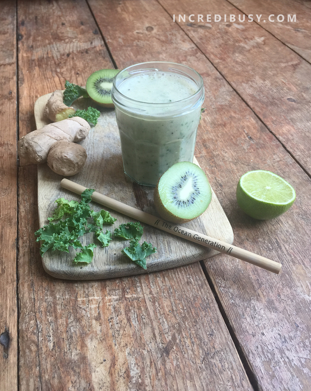 kiwi-and-ginger-and-kale--smoothie---incredibusy