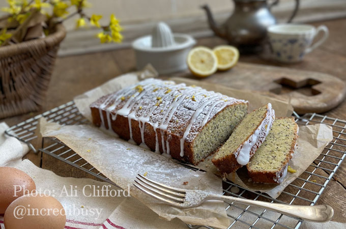 incredibusy-lemon-and-poppy-seed-cake-photo-for-website